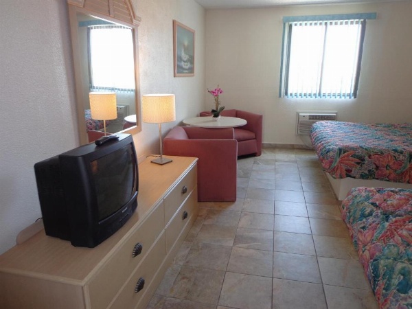 Isle of Palms Motel image 9